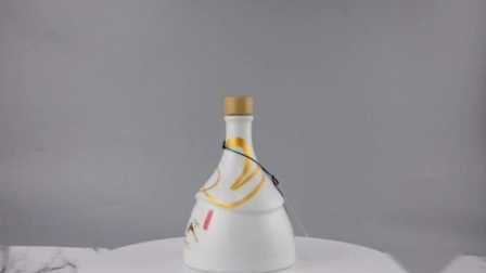 Botella de cerámica personalizada de forma irregular de 500 ml para licor